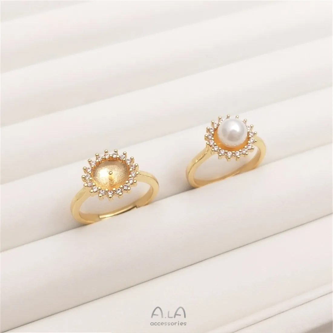 Wrap Ring Gold - Anillo de perlas de cristal envueltas